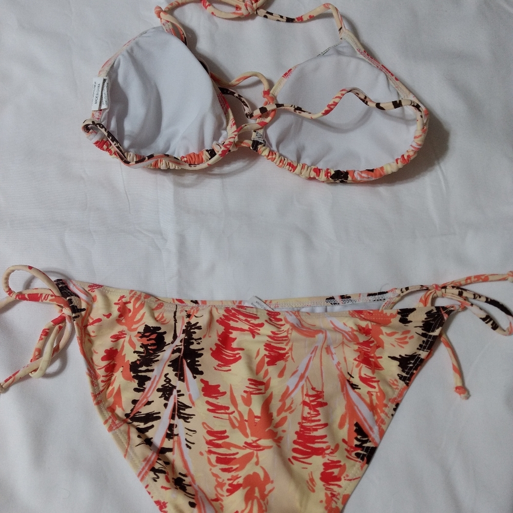 Tropical bikini - Picture 3 of 5